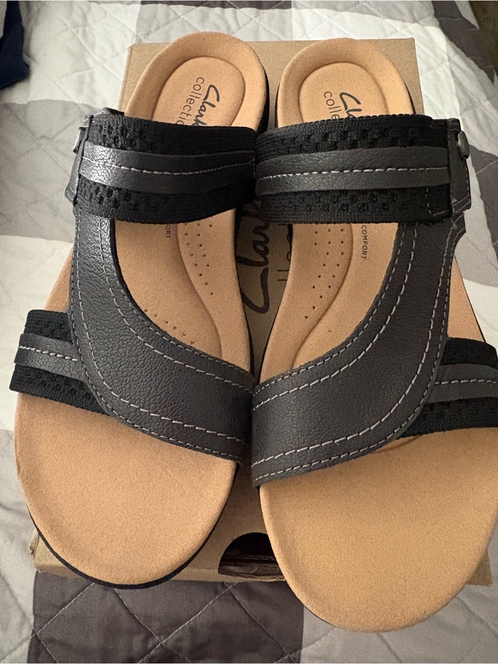 New-Never Worn! Clarks Women's Black and Tan Slide Sandals